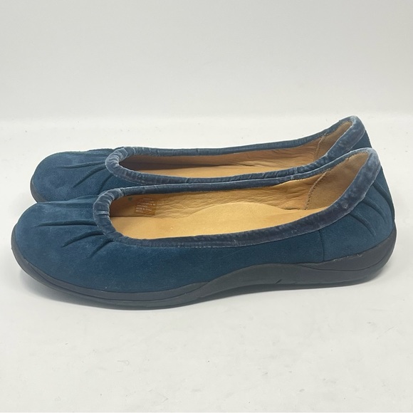 LL Bean Shoes Womens 7.5 M Blue Suede Velvet Trim Pleated Slip On Casual Loafers - Picture 2 of 13